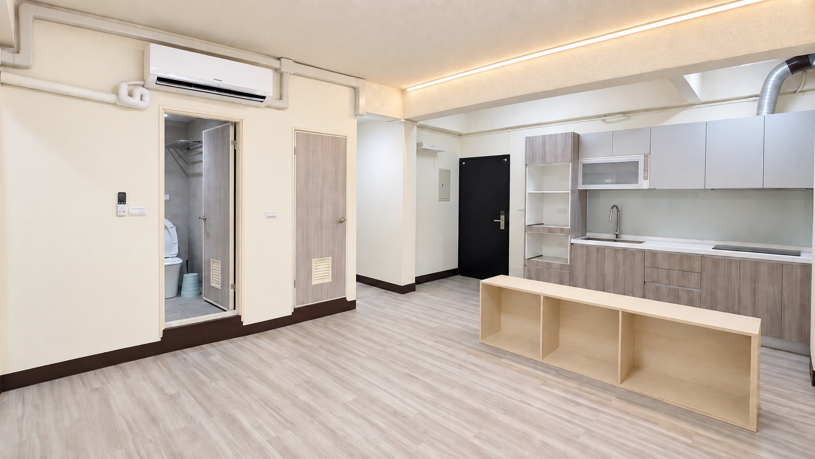 客廳與開放式廚房實景